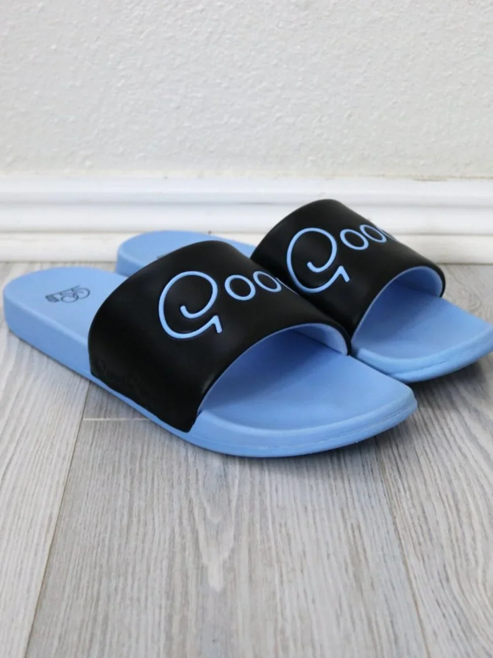 Good Good Fighting for Par Men's 12 Blue Black Golf Slides Summer Resortwear